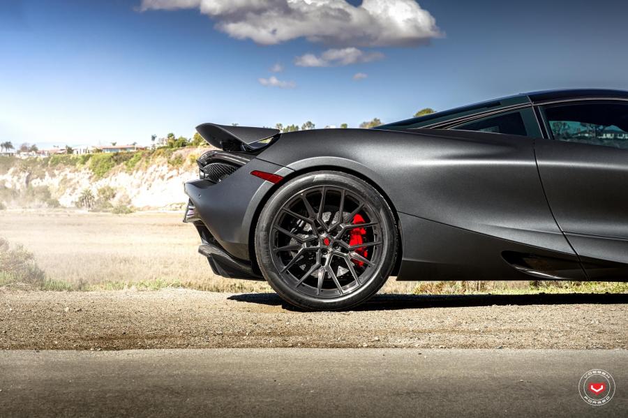 Детали экстерьера McLaren 720S on Vossen Wheels (M-X3) 2018 года  (фото 12 из 14)